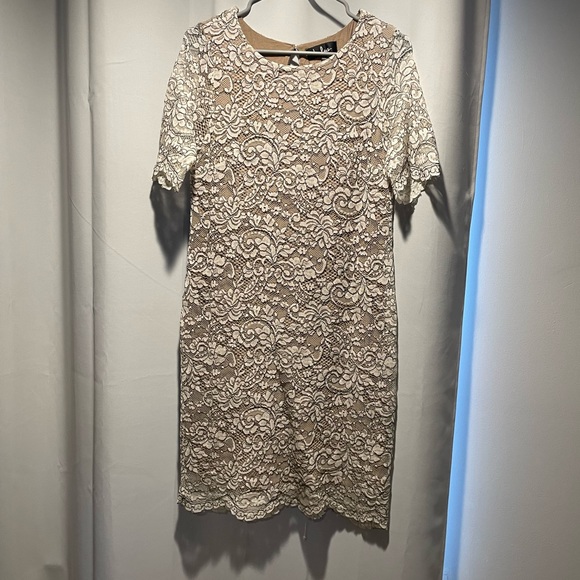 NWOT Lulu’s Lace Dress - Picture 1 of 6
